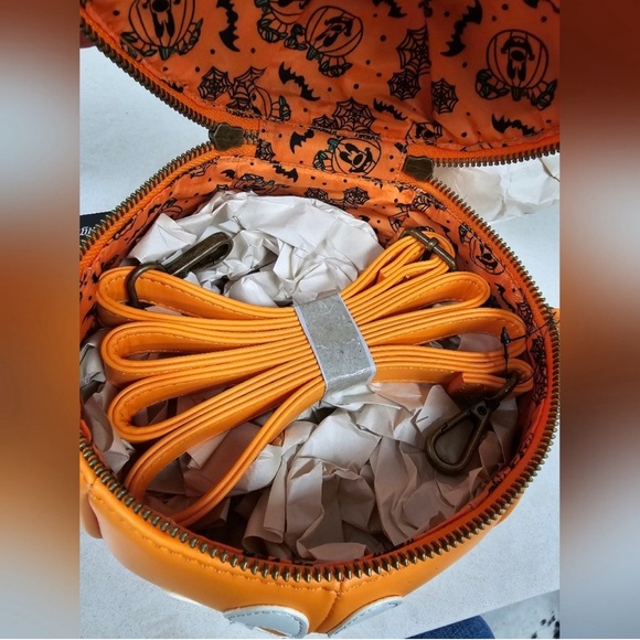 2024 Mikey’s Not So Scary Glow In Dark Pumpkin Bag - Picture 4 of 10